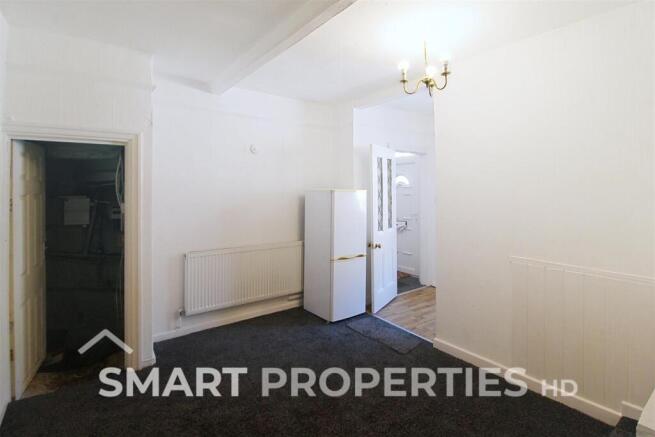 2 bed Terraced to rent Image 5