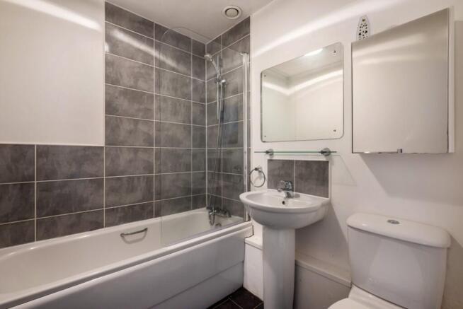 2 bed Flat to rent Image 8