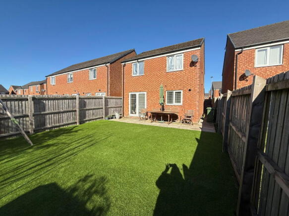 Finch Drive, Maghull photo 4