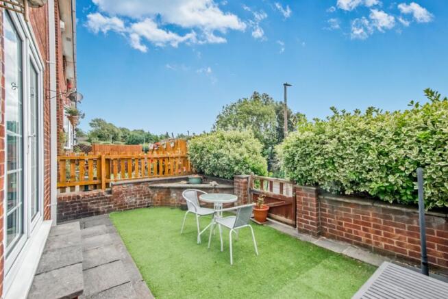 2 bed Terraced for sale Image 8