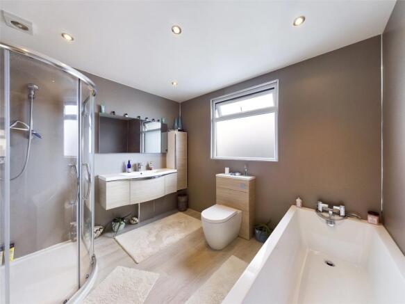 Ensuite