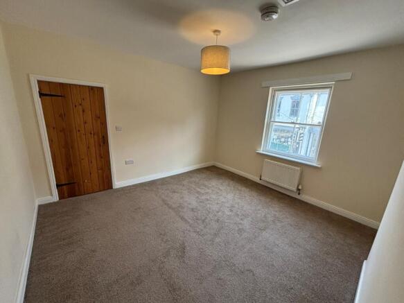 2 bed Terraced to rent Image 8