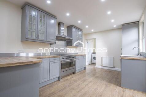 4 bedroom terraced house