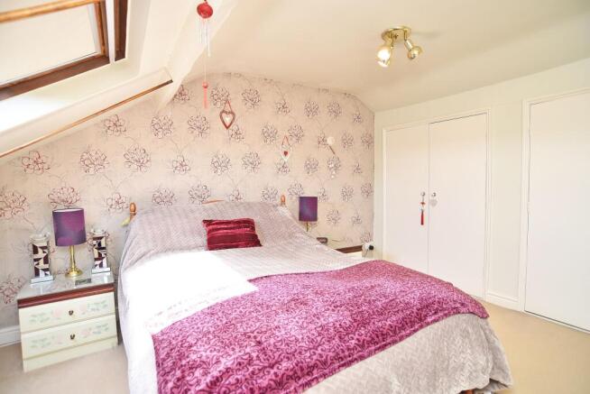 2 bed Flat for sale Image 7