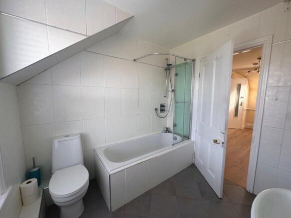 2 bed Apartment for sale Image 8