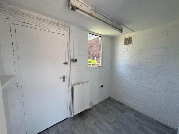 2 bed Semi-Detached to rent Image 10