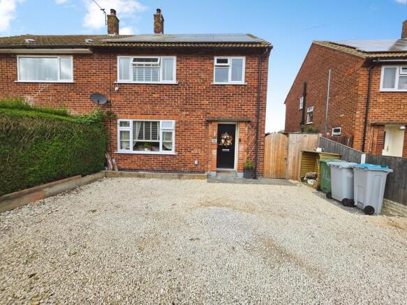 3-bed semi-detached on Sutton on Trent, Nottinghamshire, £250,000