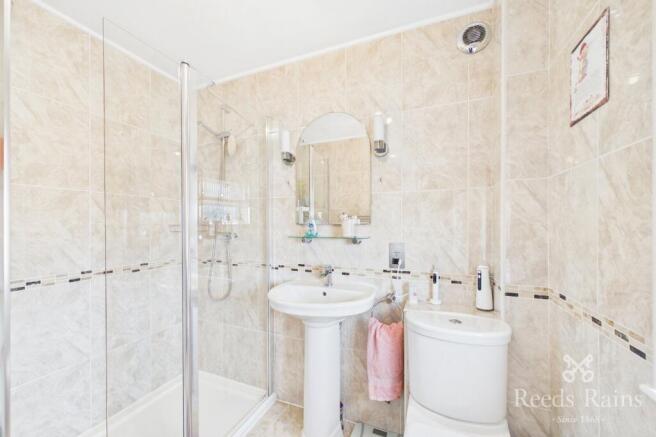 4 bed Detached for sale Image 11
