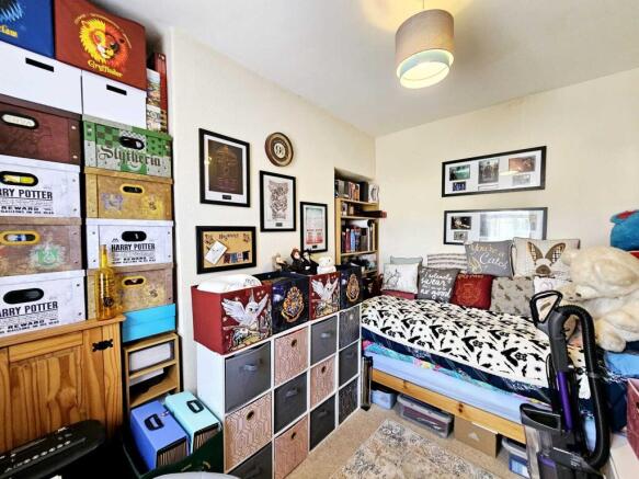 3 bed Terraced for sale Image 9