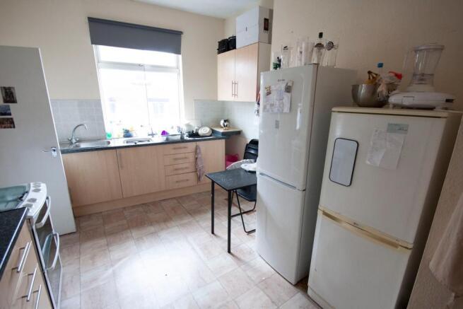 7 bed Flat to rent Image 7