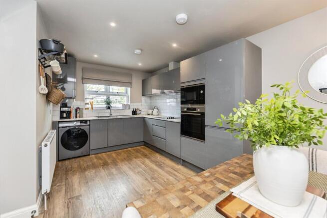3 bed Semi-Detached for sale Image 5