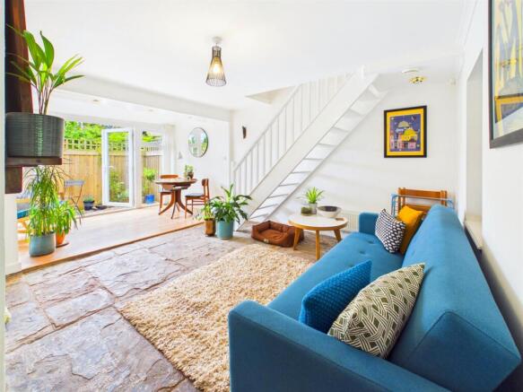 OPEN PLAN LIVING/DINING ROOM