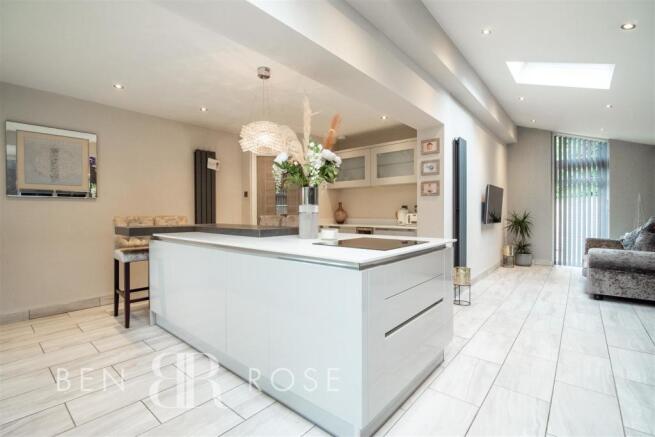 Kitchen/Breakfast Room/Snug