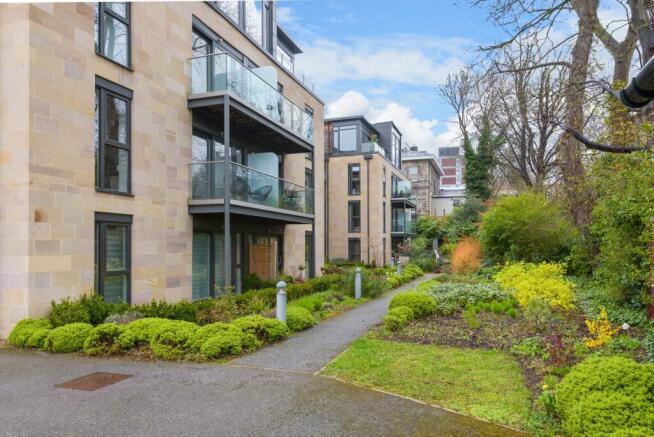 2 bed Flat for sale Image 9