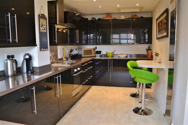 BREAKFAST KITCHEN