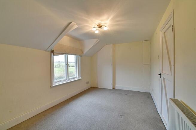 Bedroom 1.jpg
