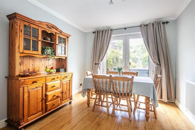 4 bed Semi-Detached for sale Image 4