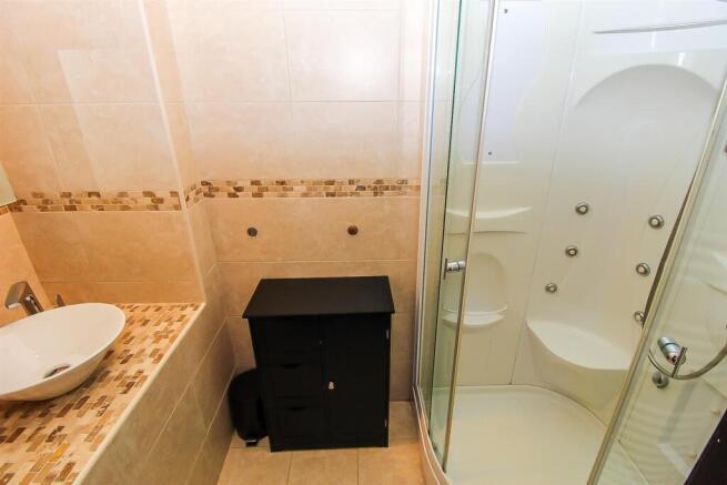 2 bed Detached for sale Image 7