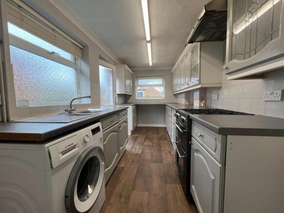 Chesterfield Drive, Ipswich  photo 5
