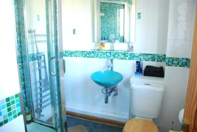 EN SUITE