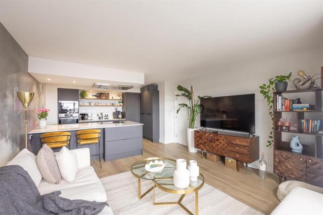 Open Plan Lounge/Kitchen