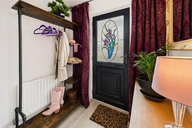 3 bed Semi-Detached for sale Image 10