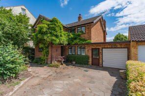 Applecross, Worcester Road, Worcester WR7 4ET