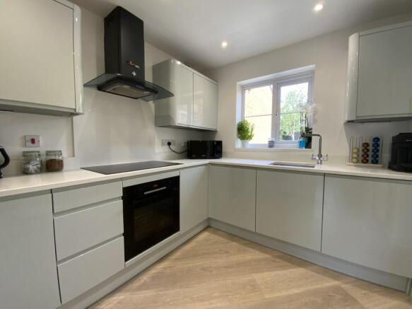 4 bed Detached for sale Image 4