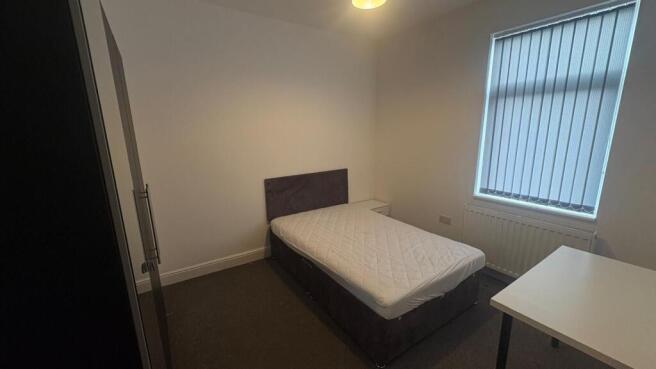 2 bed Terraced to rent Image 10