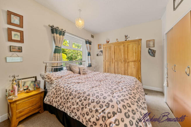 3 bed Semi-Detached Bungalow for sale Image 11