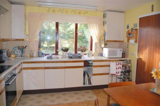 KITCHEN/BREAKFAST ROOM