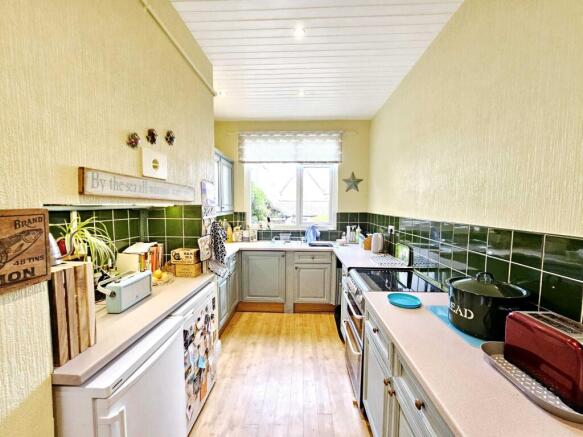 3 bed Flat for sale Image 6