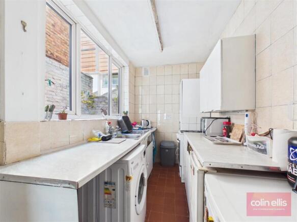 4 bed Terraced for sale Image 6