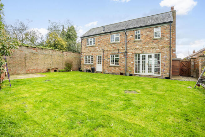 4 bed Detached for sale Image 12
