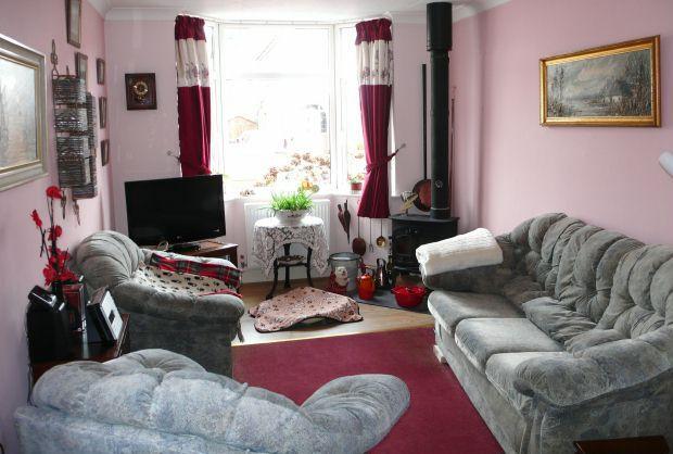 SITTING/DINING ROOM