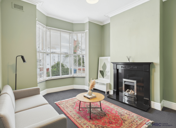 2 Bedroom End-Terraced House to Rent