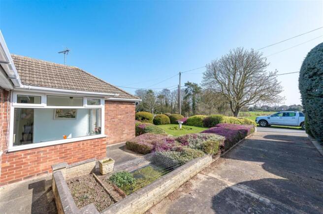 Side & Front Garden