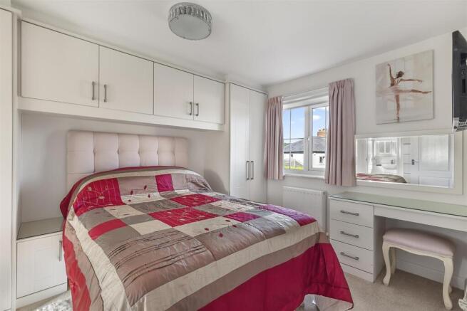 4 bed Terraced for sale Image 8