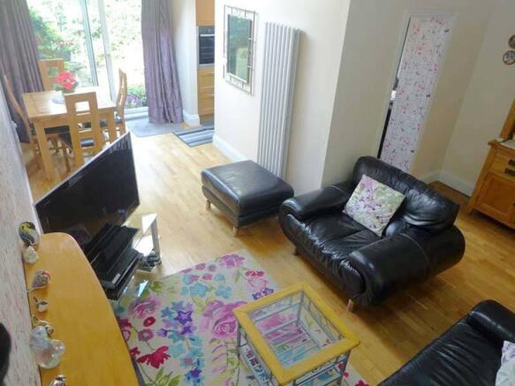 Family Lounge & Dining Area