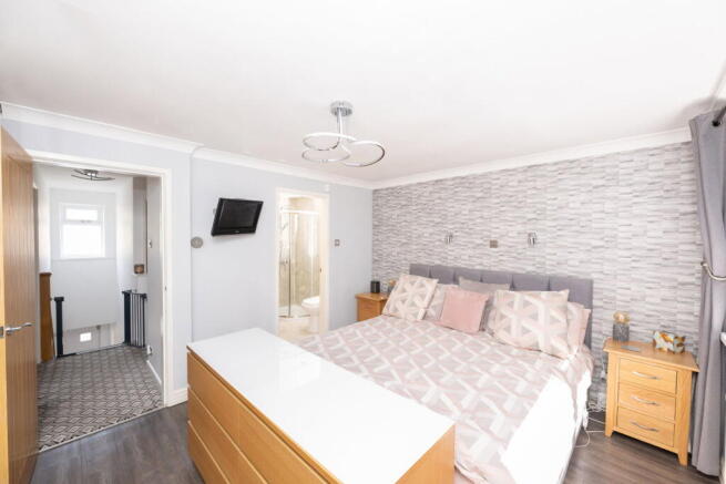 3 bed Detached for sale Image 11