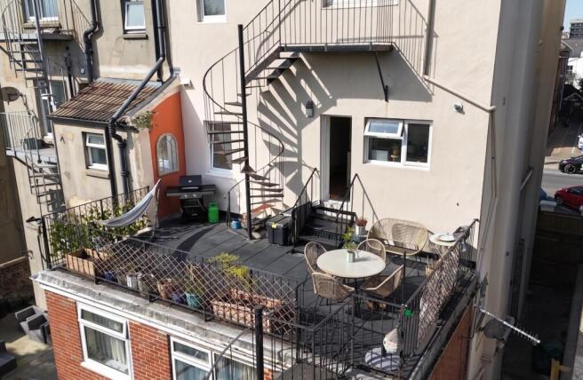South facing large terrace Perfect for entertainin