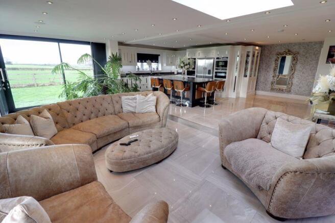 Open Plan Family Dining Kitchen