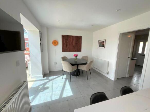 4 bed Detached for sale Image 10