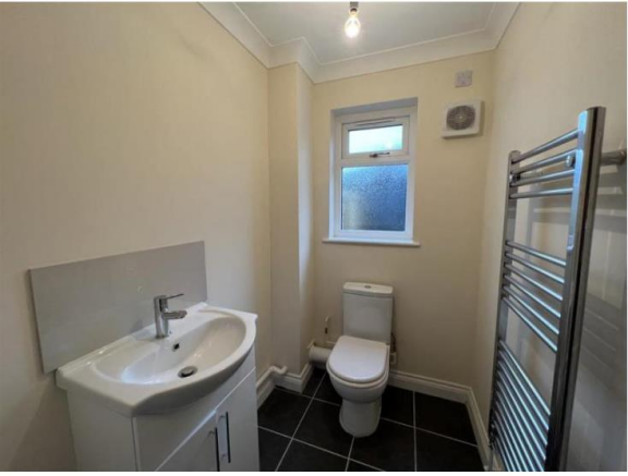 Cloakroom/wc
