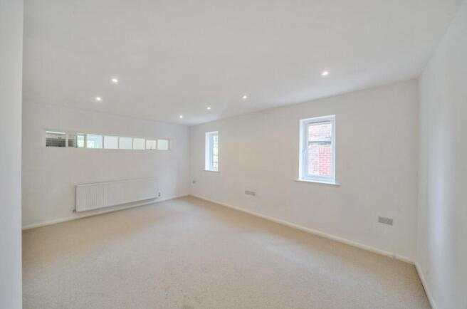 4 bed Detached Bungalow for sale Image 4