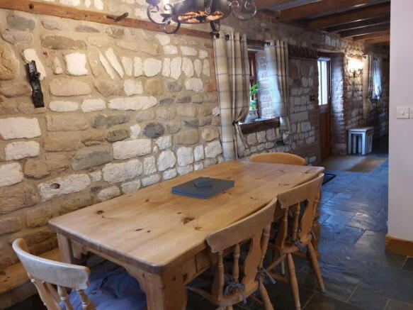 2 bed Semi-Detached to rent Image 4