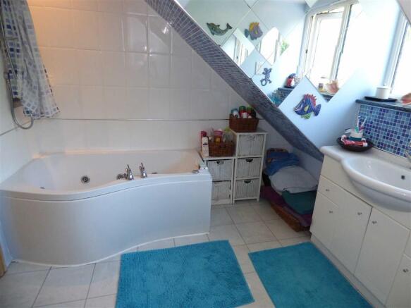 Photo 8