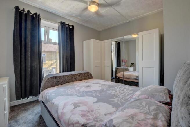 Bed 5.jpg
