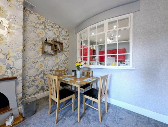 2 bed Flat for sale Image 4