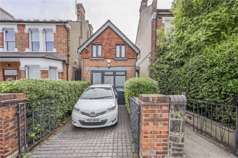 Brownlow Road, London, N11